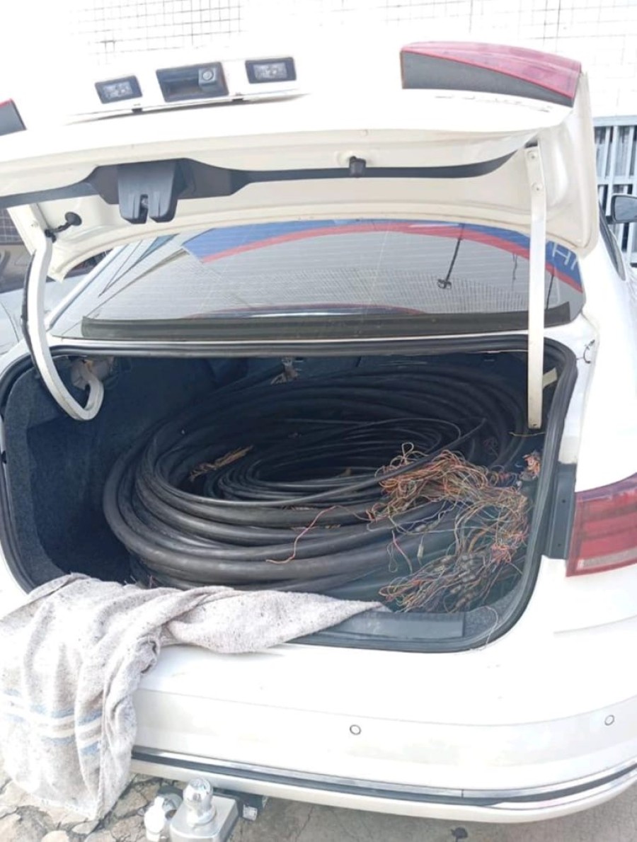 Dois homens são presos por furto de cabos de telefonia em Aparecida 