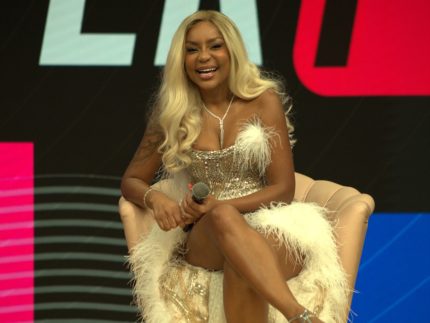 Cariúcha estreia no comando do “SuperPop” e marca nova fase do programa