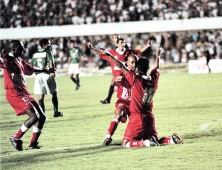 Aniversário! A virada mais famosa do futebol goiano completa 27 anos e agora sem mais um dos seus personagens