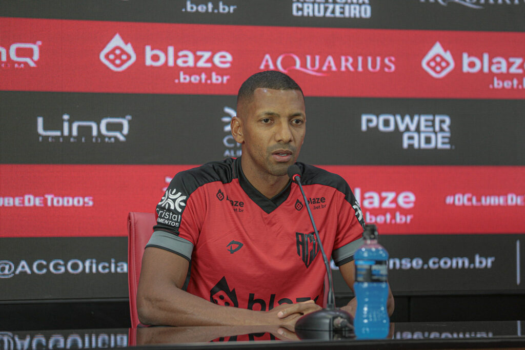 Atacante deixa o Atlético logo após o fechamento da janela