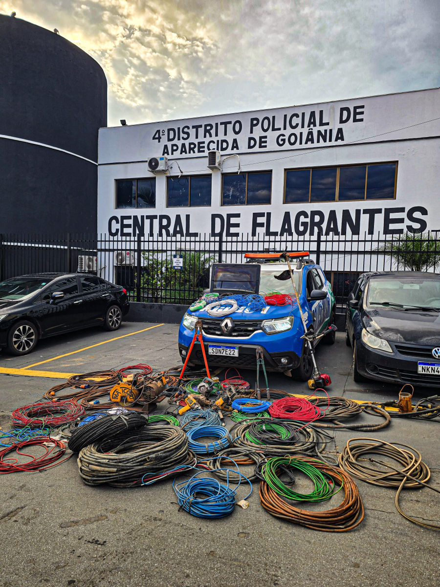 PM intercepta veículo com meia tonelada de fios furtados