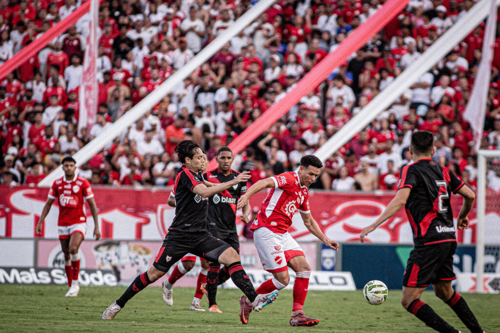 Vila Nova ainda não venceu o Atlético em 2026