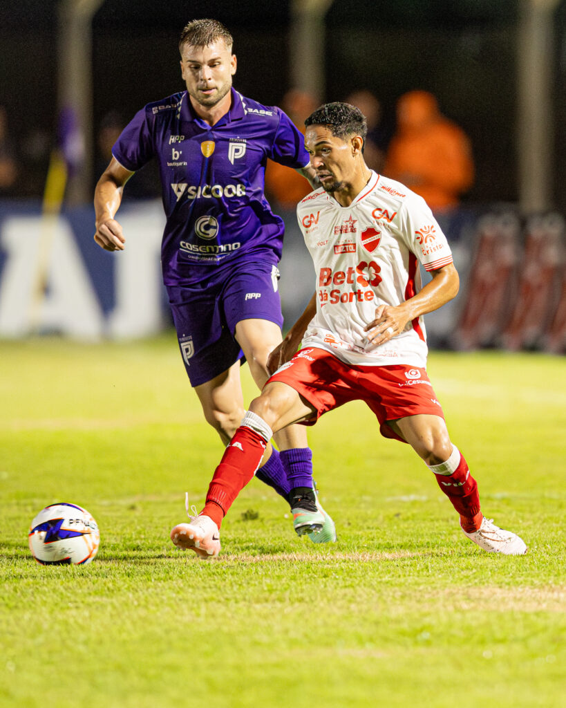 Em jogo de quatro gols, Vila Nova e Primavera-MT empatam pela Copa Centro-Oeste