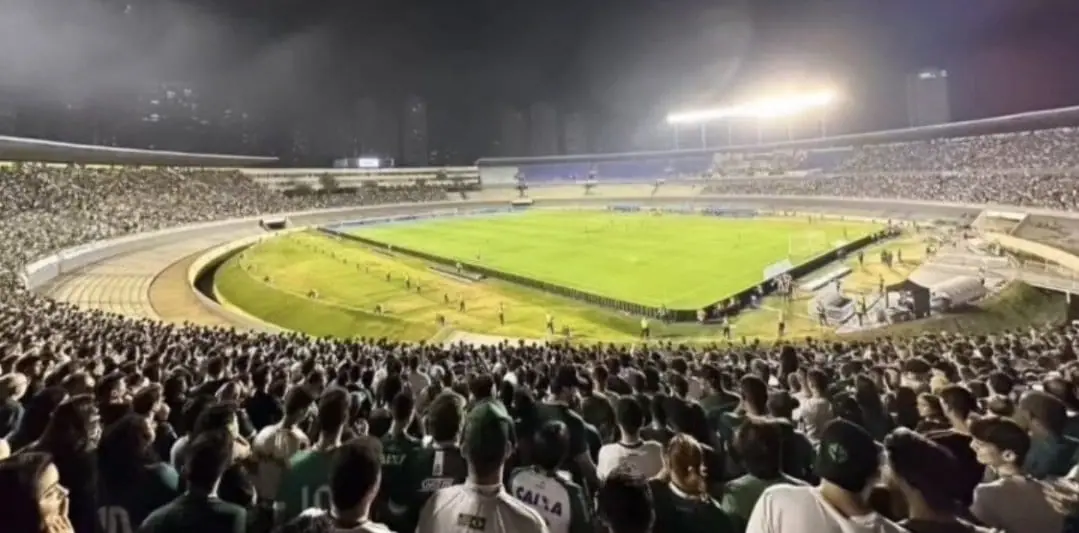 Goiás trabalha na revitalização do gramado do Serra Dourada para encarar o Cruzeiro pela Copa do Brasil