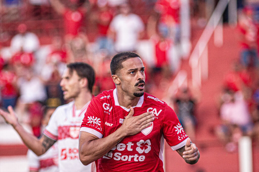 Vila Nova tem retorno de titular para encarar a Ponte Preta pela Série B