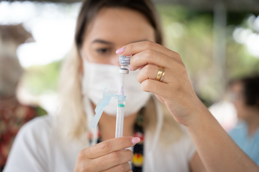 Goiás recebe mais de 21 mil doses da vacina contra a covid-19