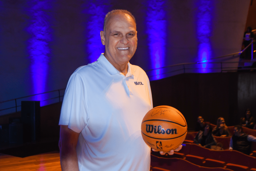 Oscar Schmidt, maior ídolo do basquete brasileiro, morre 