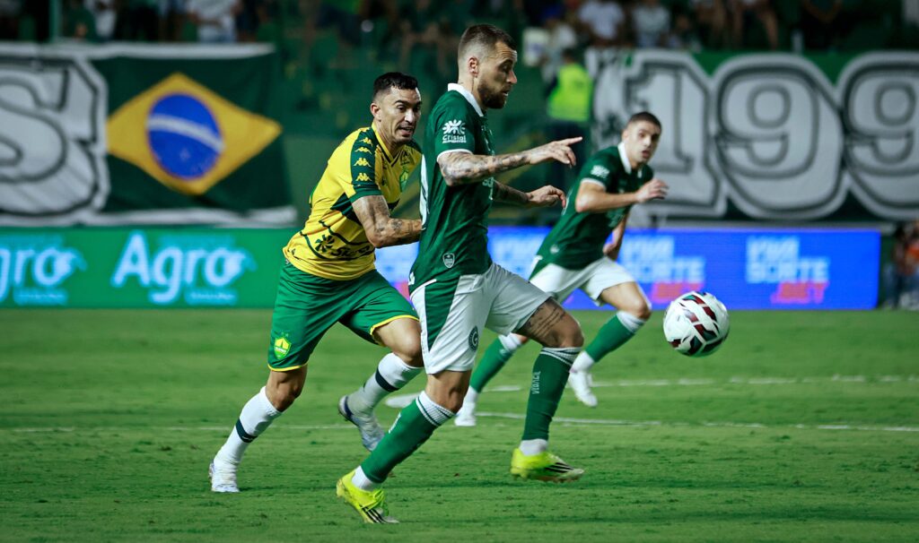 Goiás joga mal e perde segunda partida seguida na Série B