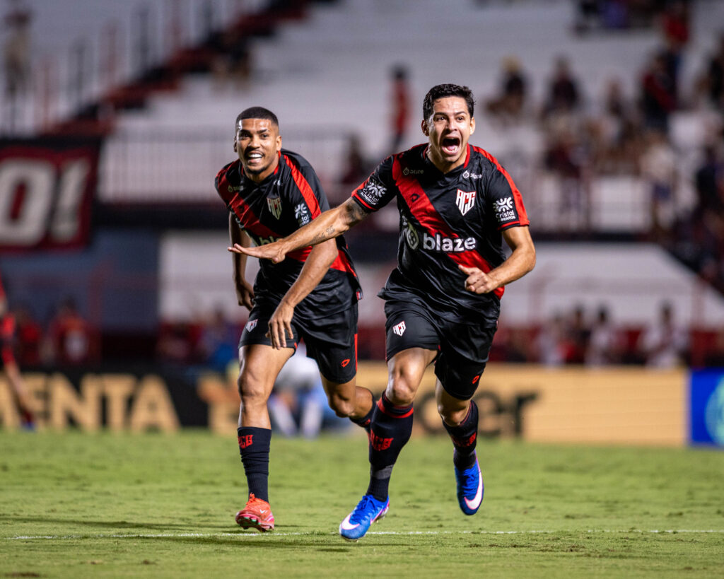Atlético vence o Avaí e deixa a o Z-4 da Série B