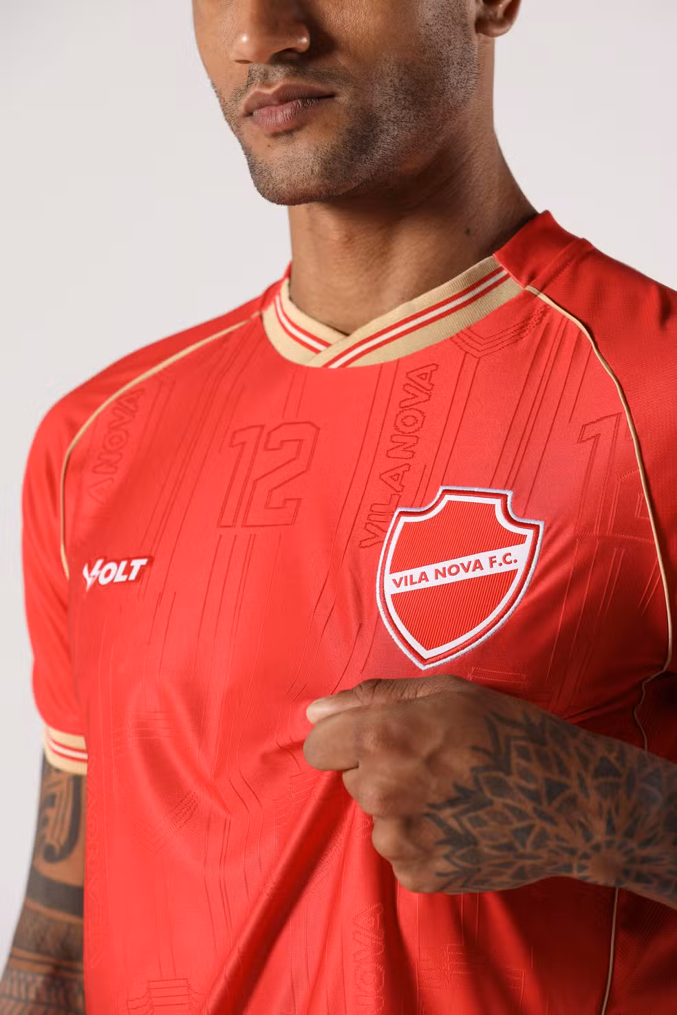 Vila Nova lança novo uniforme para sequência da temporada 2026