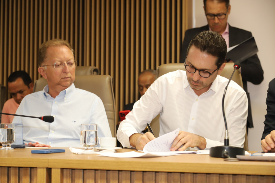 Prefeito Vilela anuncia benefícios para feirantes de Aparecida