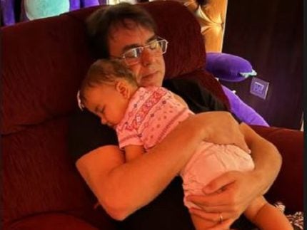 Vovô coruja: Bruna Biancardi faz homenagem ao pai com foto rara incluindo Mavie