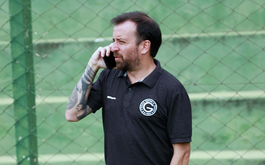 Goiás encaminha acerto com camisa 10 estrangeiro