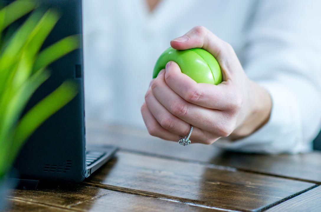 Teste da bolinha de tênis revela como você está envelhecendo