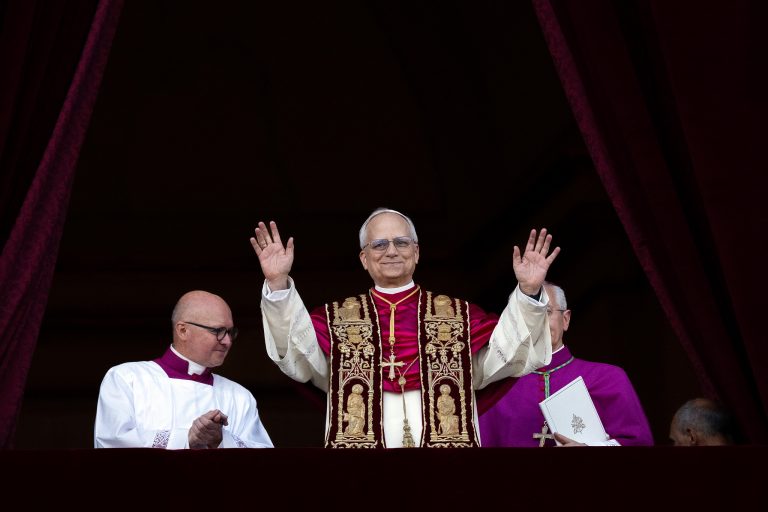 Para Hugo Motta, papa Leão XIV tem a missão de ampliar a conciliação
