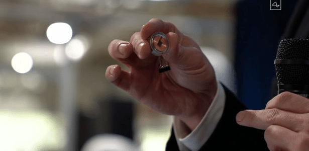 'Digitando com o pensamento': chip cerebral de Musk conecta paciente à internet