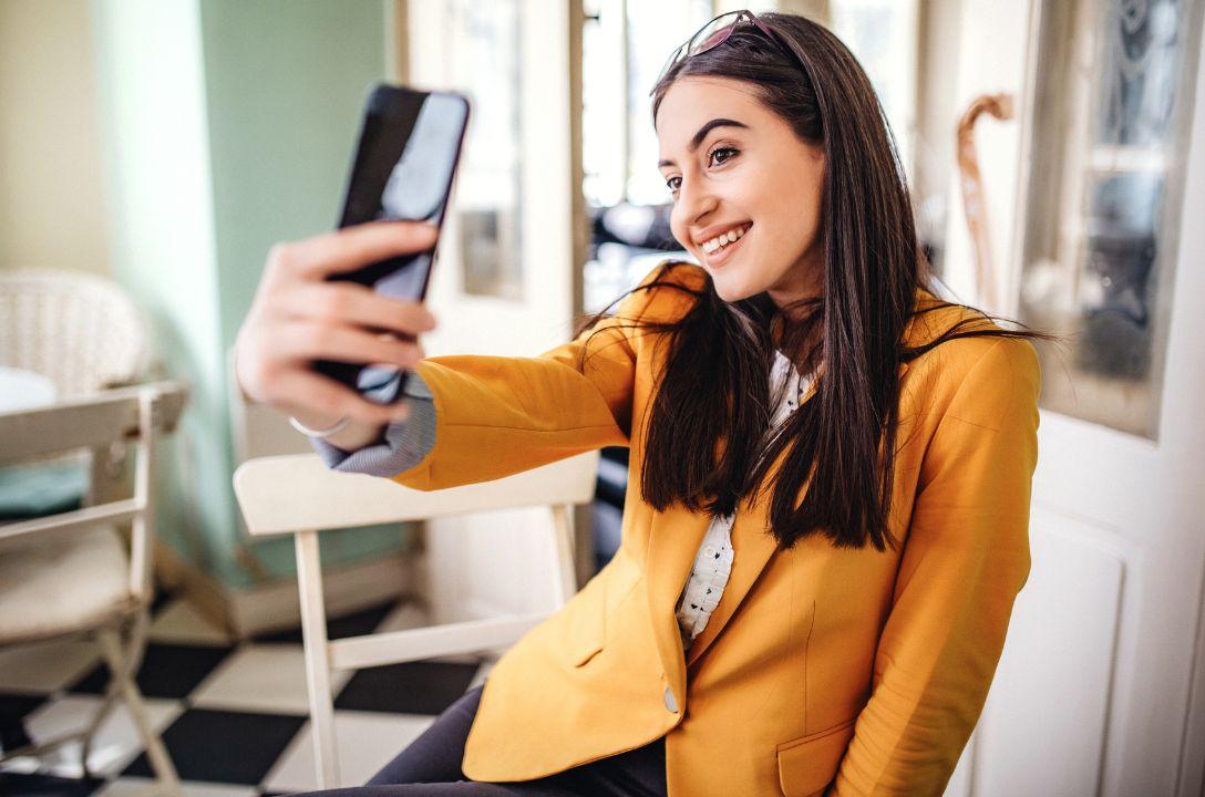 Postar muitas selfies pode ser sintoma de problemas psicológicos