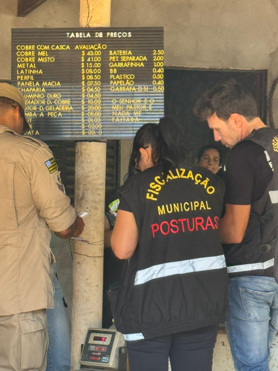 Nova etapa de fiscalização em recicladoras notifica quatro estabelecimentos por irregularidades em Aparecida