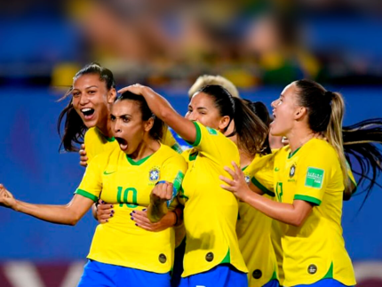 FIFA aposta alto: futebol feminino deve render mais de R$ 5 bilhões em receita futura