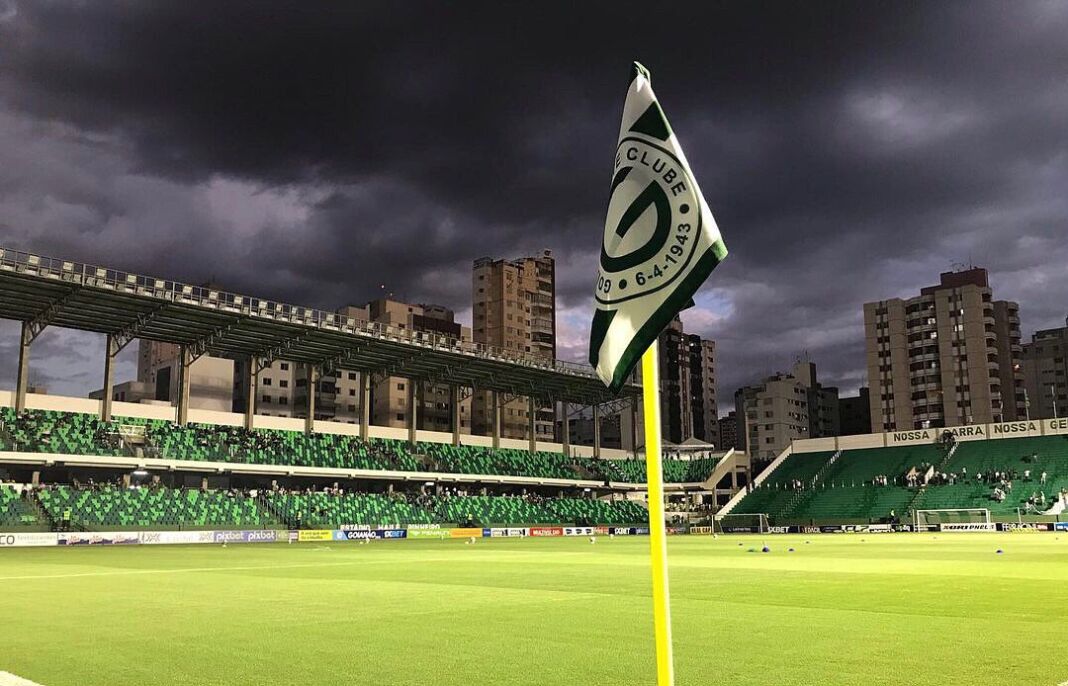 Goiás oficializa a chegada de seu novo camisa 10
