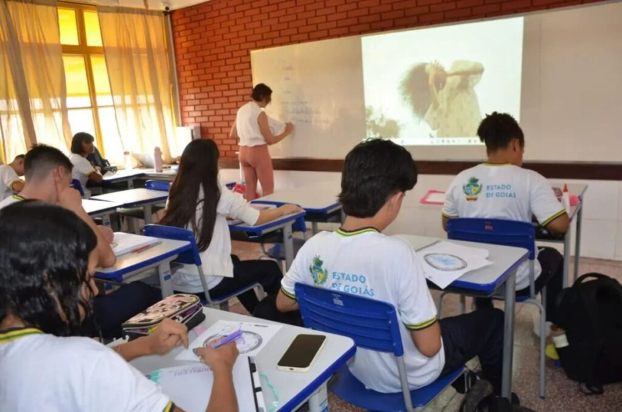 Governo convoca mais 631 aprovados no concurso para professor PIlI
