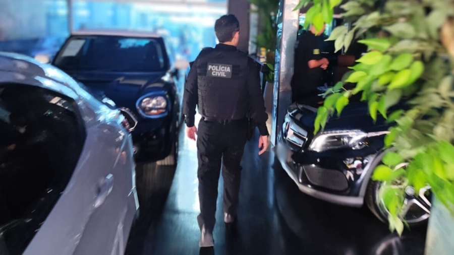 Operação Chave de Vidro investiga golpe de R$ 2,5 milhões em loja de carros de luxo