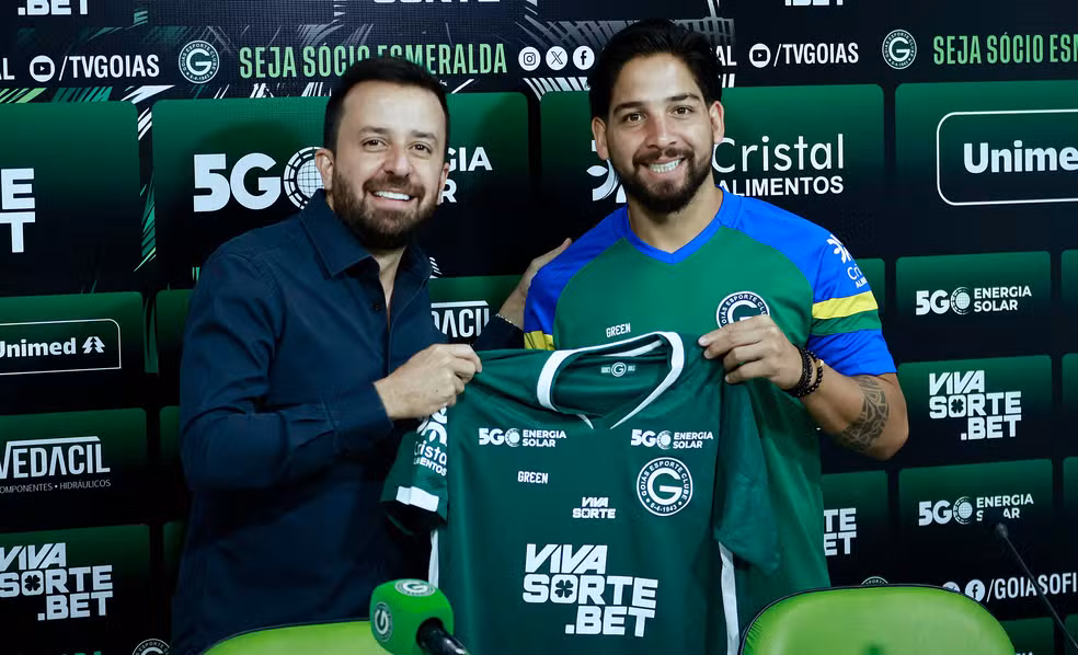 Apresentado no Goiás, Benítez chama responsabilidade e manda recado especial para torcida