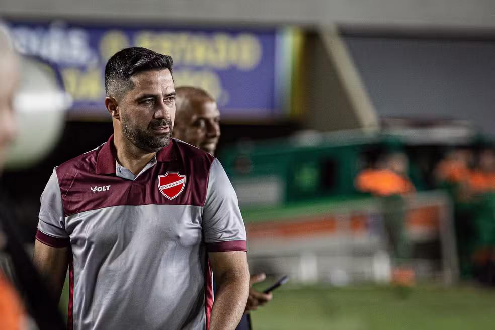 Pressionado por resultados, Vila Nova enfrenta o Criciúma com foco em mudar a postura fora de casa