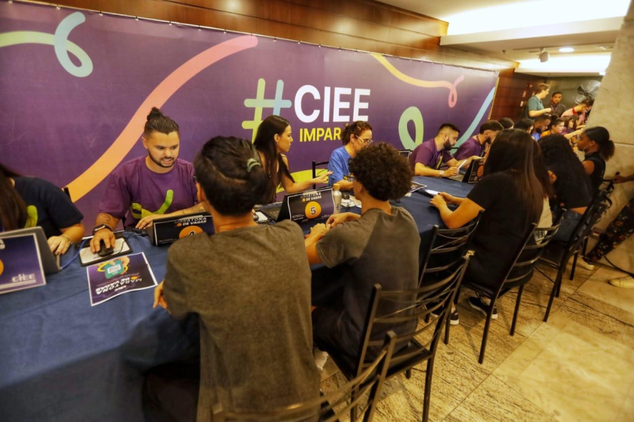 CIEE oferece vagas de estágio e aprendizagem no Centro de Convenções