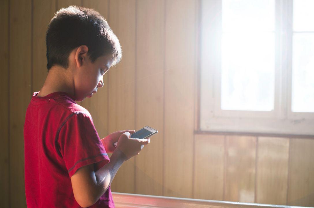 O que é o app Zangi? Apague agora do celular do seu filho!