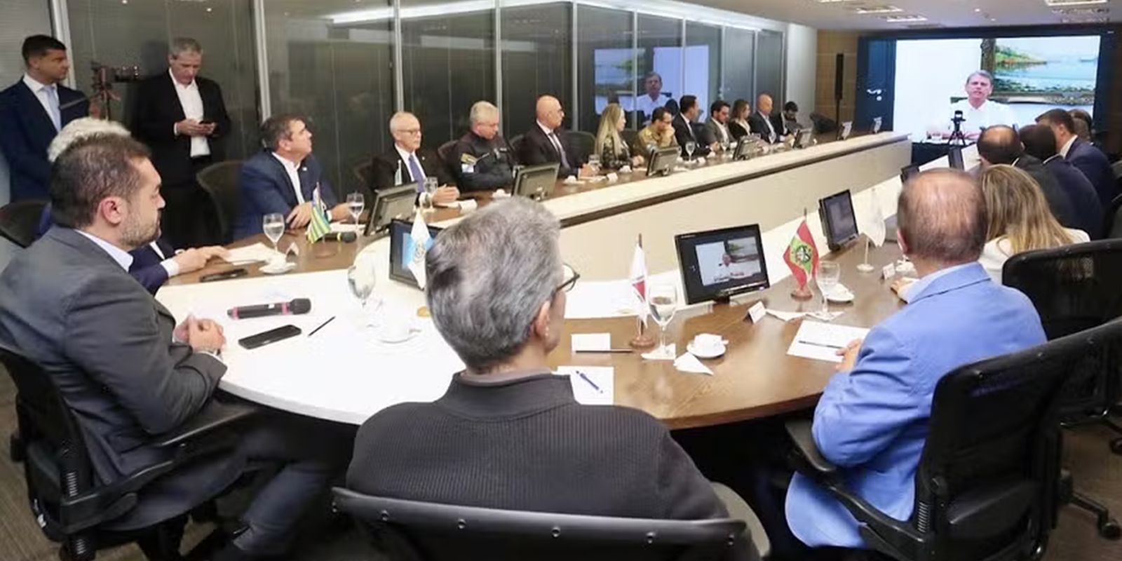 Sete governadores anunciam "Consórcio da Paz" após operação no Rio