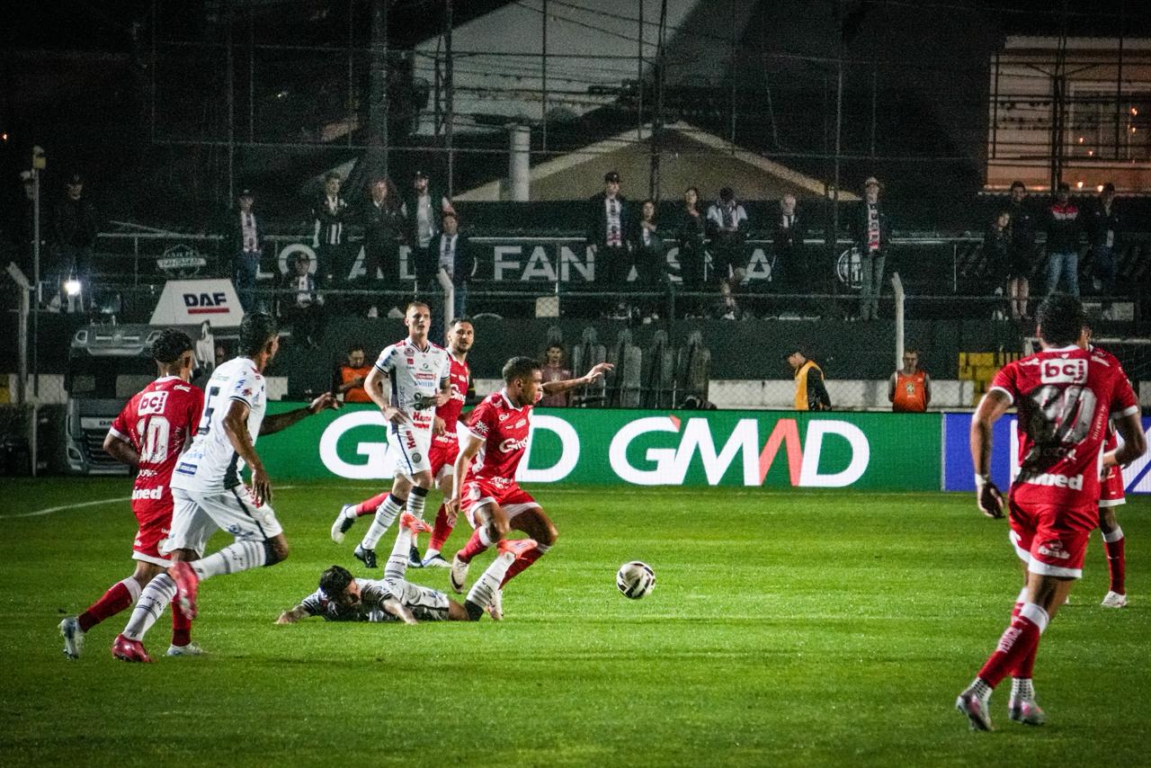 De novo! Vila Nova abre dois de vantagem e cede empate para o Operário-PR