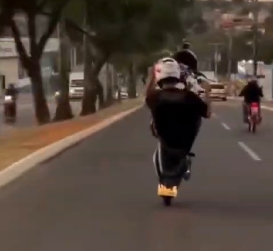 PM prende 33 e apreende 1.179 veículos irregulares em Aparecida 