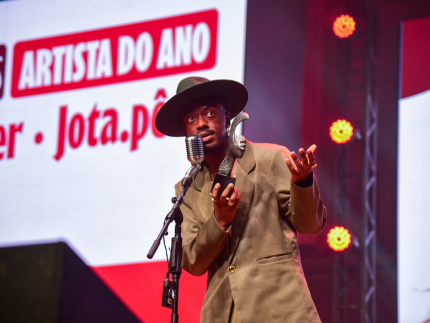 Jota.pê é eleito “Artista do Ano” no Prêmio Potências 2025: “É maravilhoso”