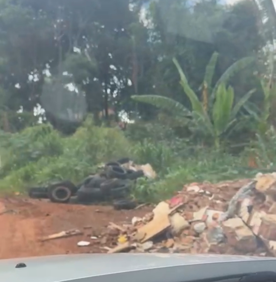 Descartes irregulares persistem mesmo após limpeza da Prefeitura