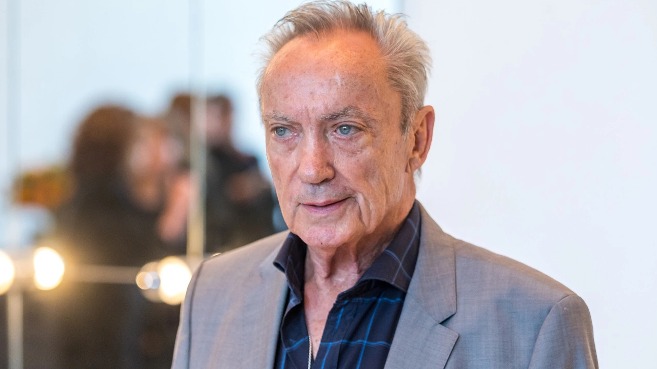 Udo Kier, ator alemão de ‘Bacurau’ e ‘O Agente Secreto’, morre aos 81 anos