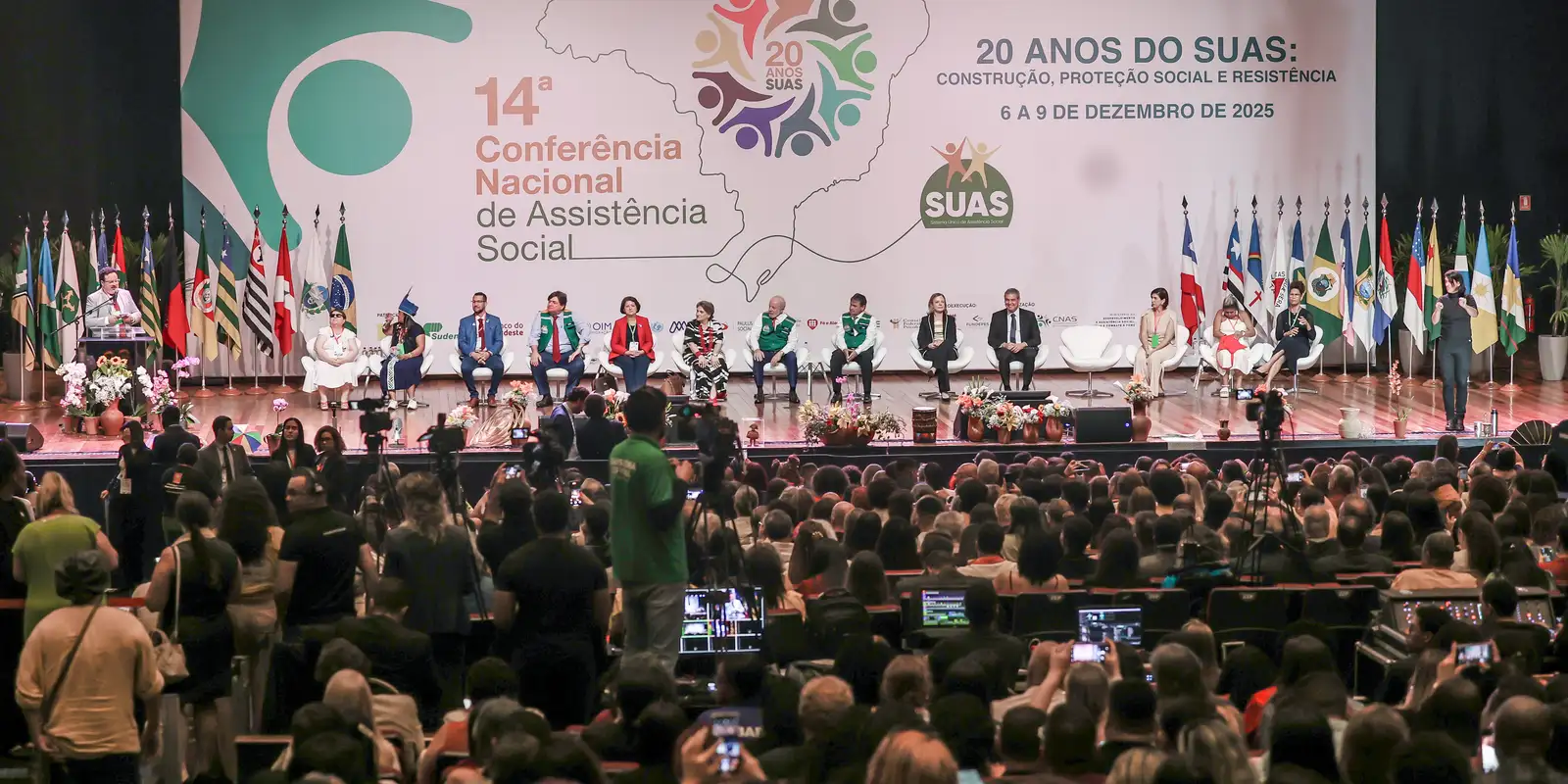 Lula propõe reunião dos Poderes para tratar de feminicídio