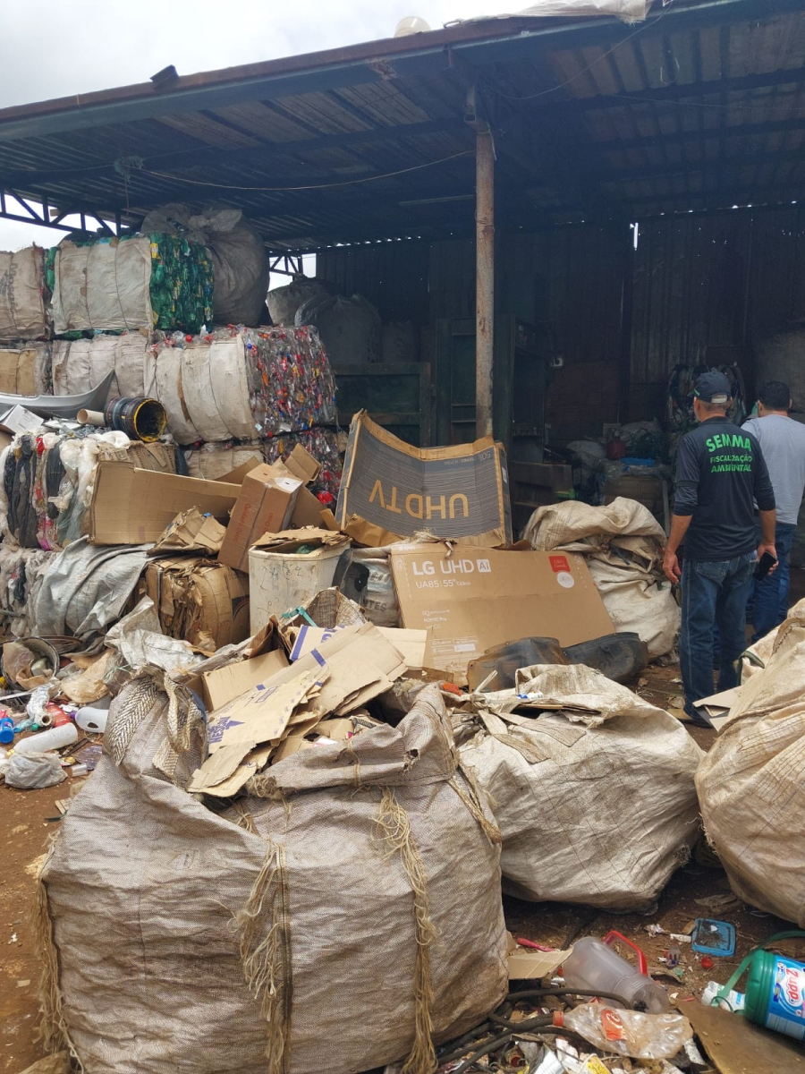 Aparecida fecha recicladoras suspeitas de receber fios furtados