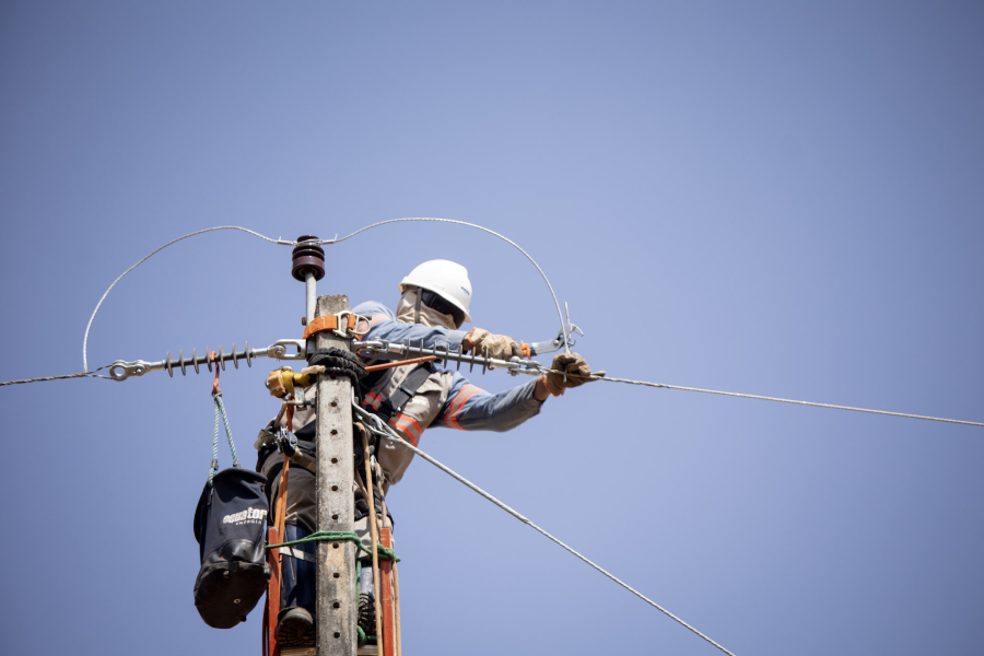Manutenção elétrica deixa bairros de Aparecida sem energia