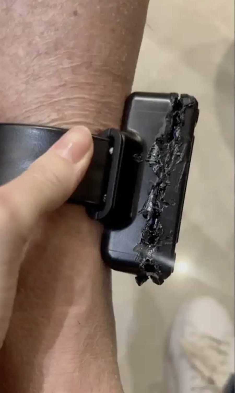 Laudo da PF confirma que Bolsonaro usou solda para romper tornozeleira