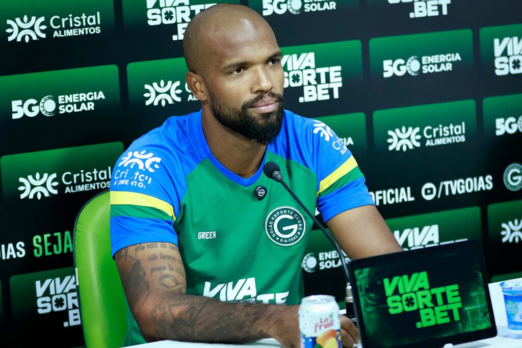 Além de Messias, Goiás pode negociar outros três jogadores para 2026