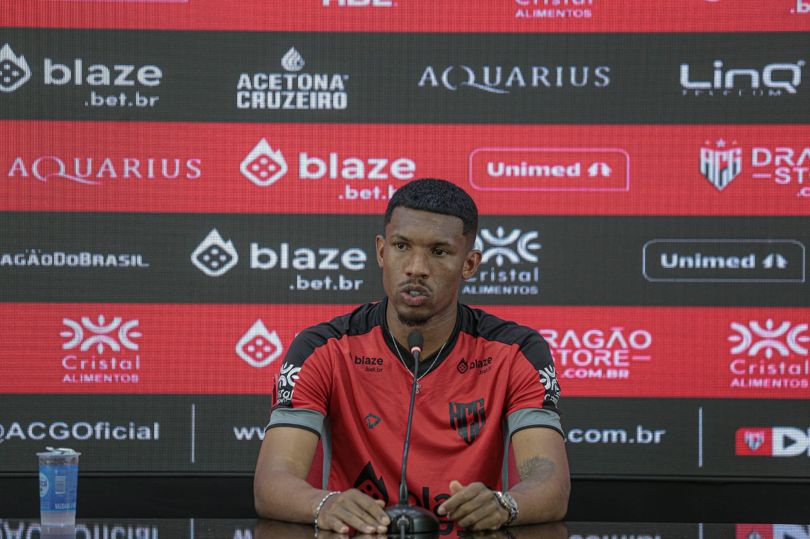 Artilheiro do Atlético na Série B, Lelê se despede do Dragão nas redes sociais