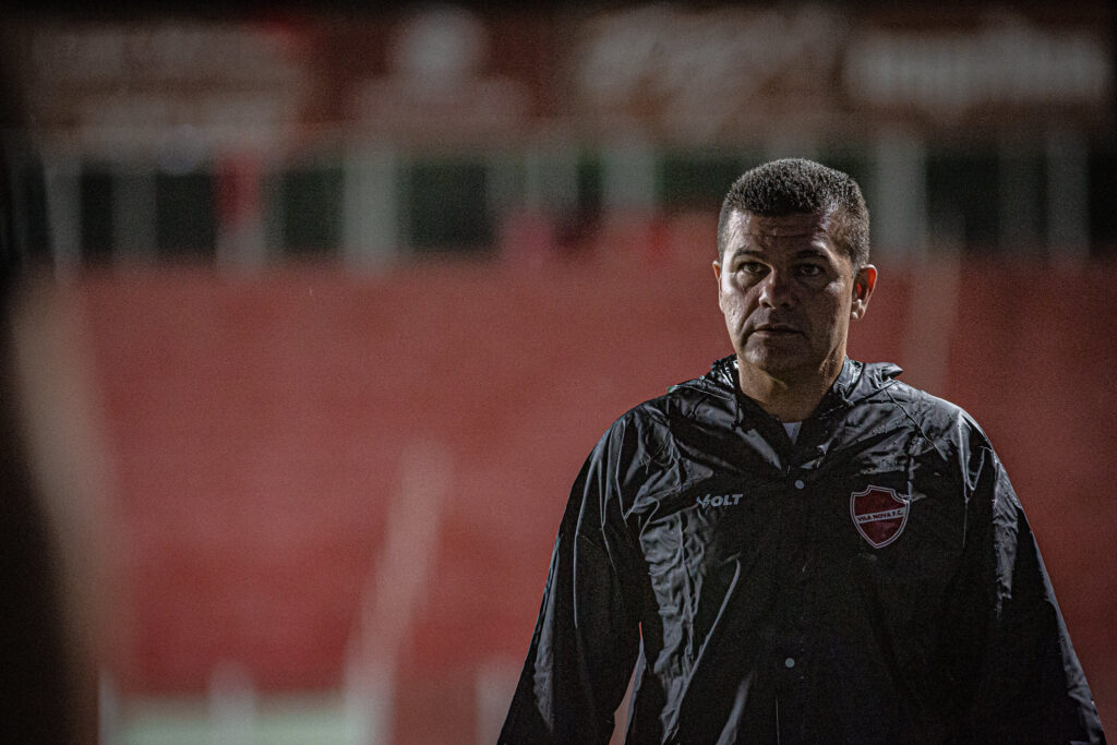 Após derrota do Vila Nova no clássico, Louzer fala em “cicatrizar o quanto antes…”