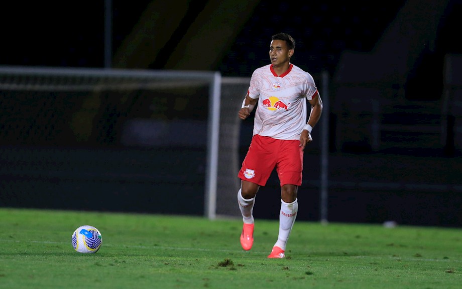 Vila Nova acerta contratação de volante por empréstimo junto ao Bragantino