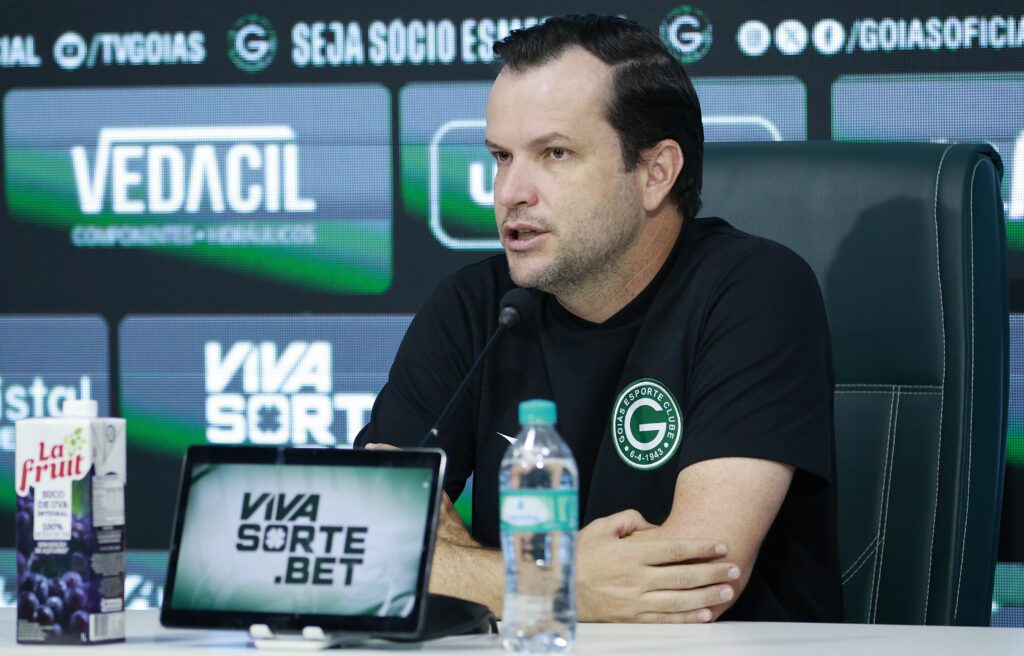 Após empate do Goiás, Daniel Paulista cobra pênalti não marcado e minimiza falha de Luisão