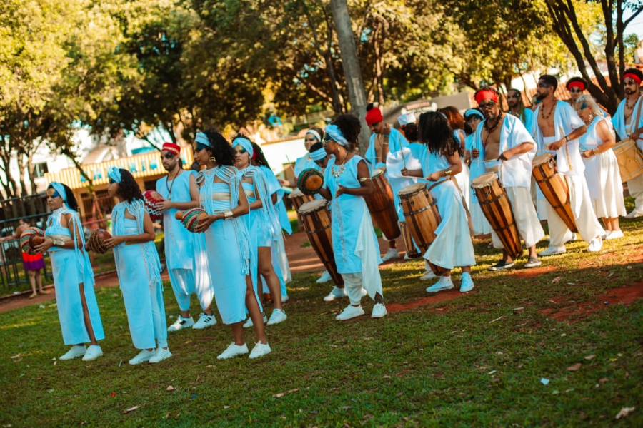 Bloco Negro Tambores de Orum celebra Palmares no Carnaval