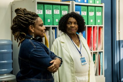 Universal TV marca estreia para série médica (In) Vulneráveis