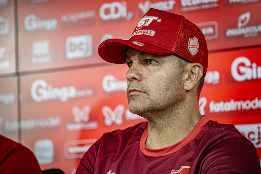 Após empate do Vila Nova, Louzer fala em classificação com “sabor amargo…”