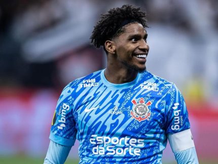 Marcelo Paz admite futuras propostas por Hugo Souza e não descarta saída do goleiro