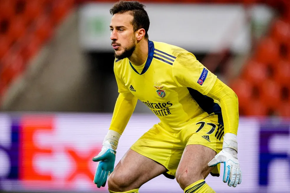 Novo paredão: Vila Nova contrata goleiro com passagens pelo futebol europeu